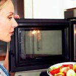 متى يكون الميكروويف خطيراً