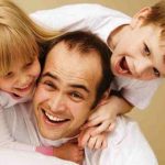 العلاقة بين الآباء والأبناء