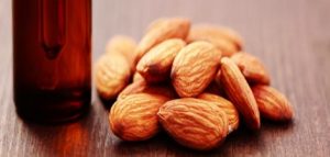 فوائد زيت اللوز المر للتجاعيد